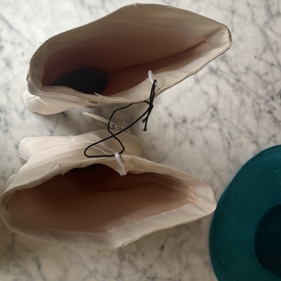 🆕 NWT Altar’d State marianne white ivory chunky heel mid-calf boots size 7 - Picture 5 of 8